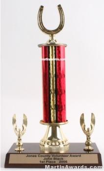Red Single Column Horseshoe With 2 Eagle Trophy 1